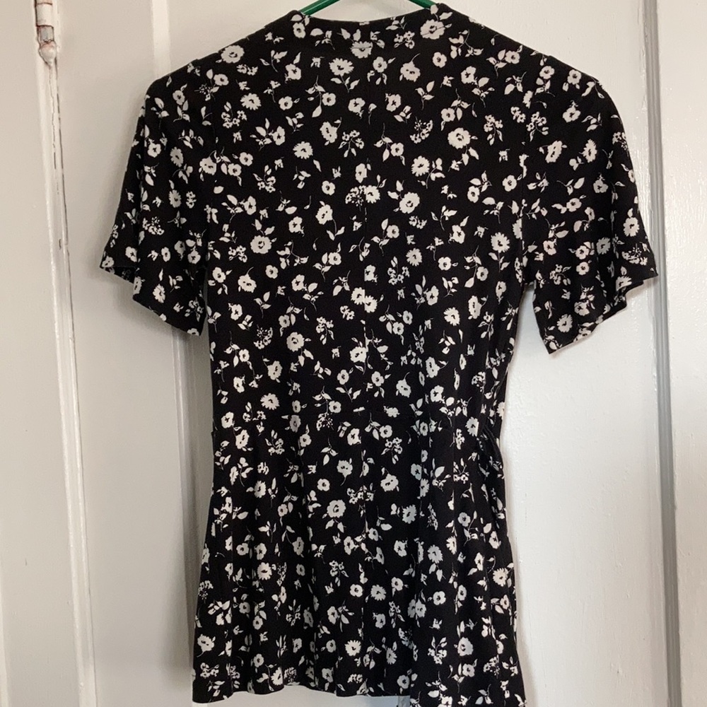 NWOT Ann Taylor Wrap Top - super soft - Picture 4 of 6